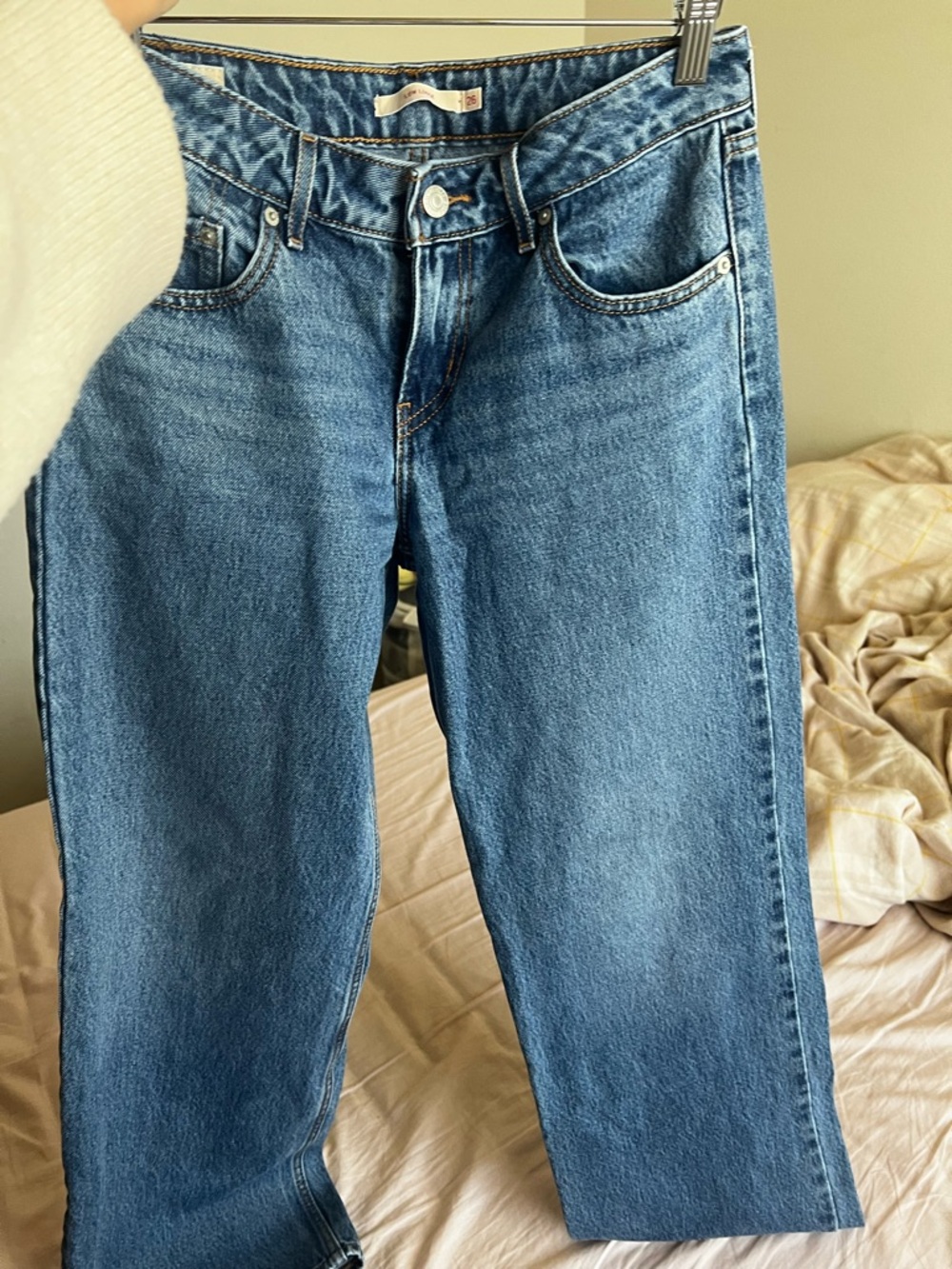 Levi's woman’s  Straight Jeans in Mid Blue Wash